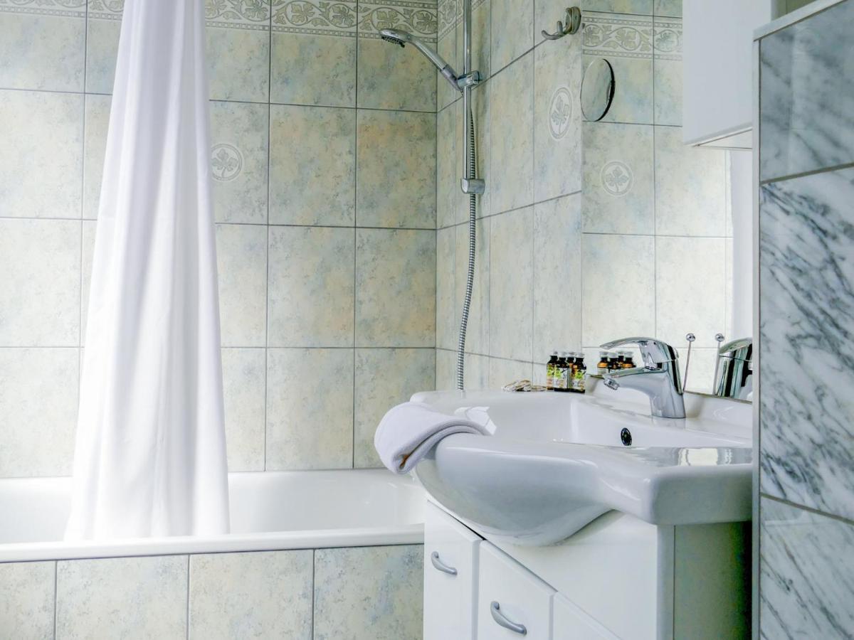 Hotel Berlioz Euroairport Basel - Mulhouse - Freiburg Сен-Луї Екстер'єр фото